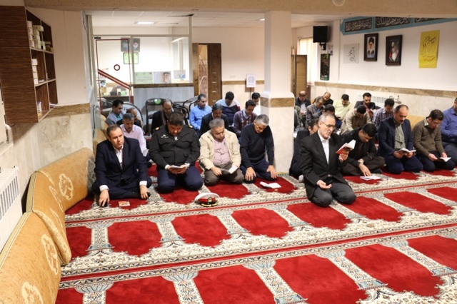 برگزاری مراسم زیارت عاشورا با حضور شهردار،پلیس راهور و کارکنان شهرداری لاهیجان